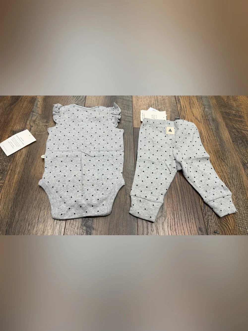 GAP Baby Gray Ribbed Knit Polka Dot Outfit Set Bodysuit & Pants Size 0-3 Months